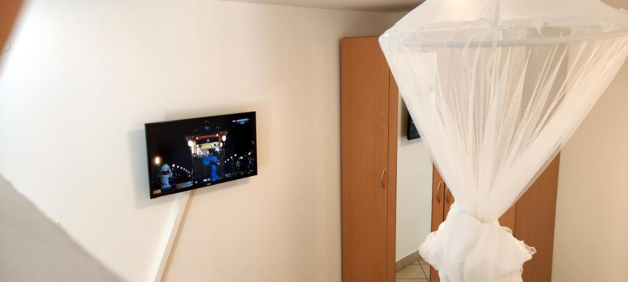 Apartments 1000 Flowers Stari Grad  Εξωτερικό φωτογραφία