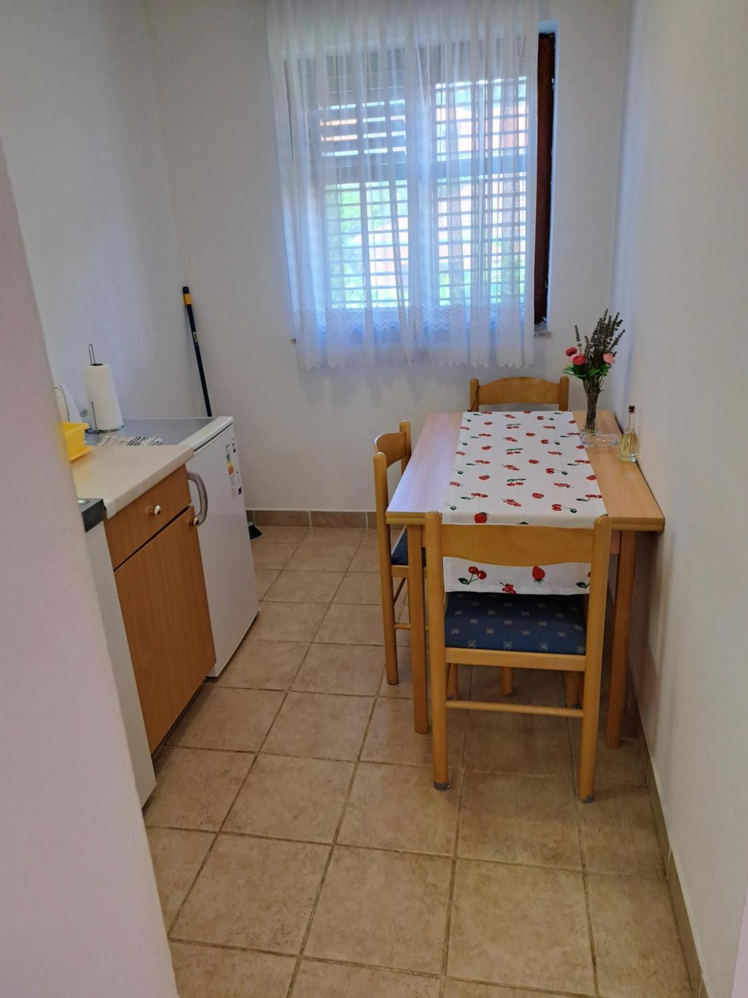 Apartments 1000 Flowers Stari Grad  Δωμάτιο φωτογραφία