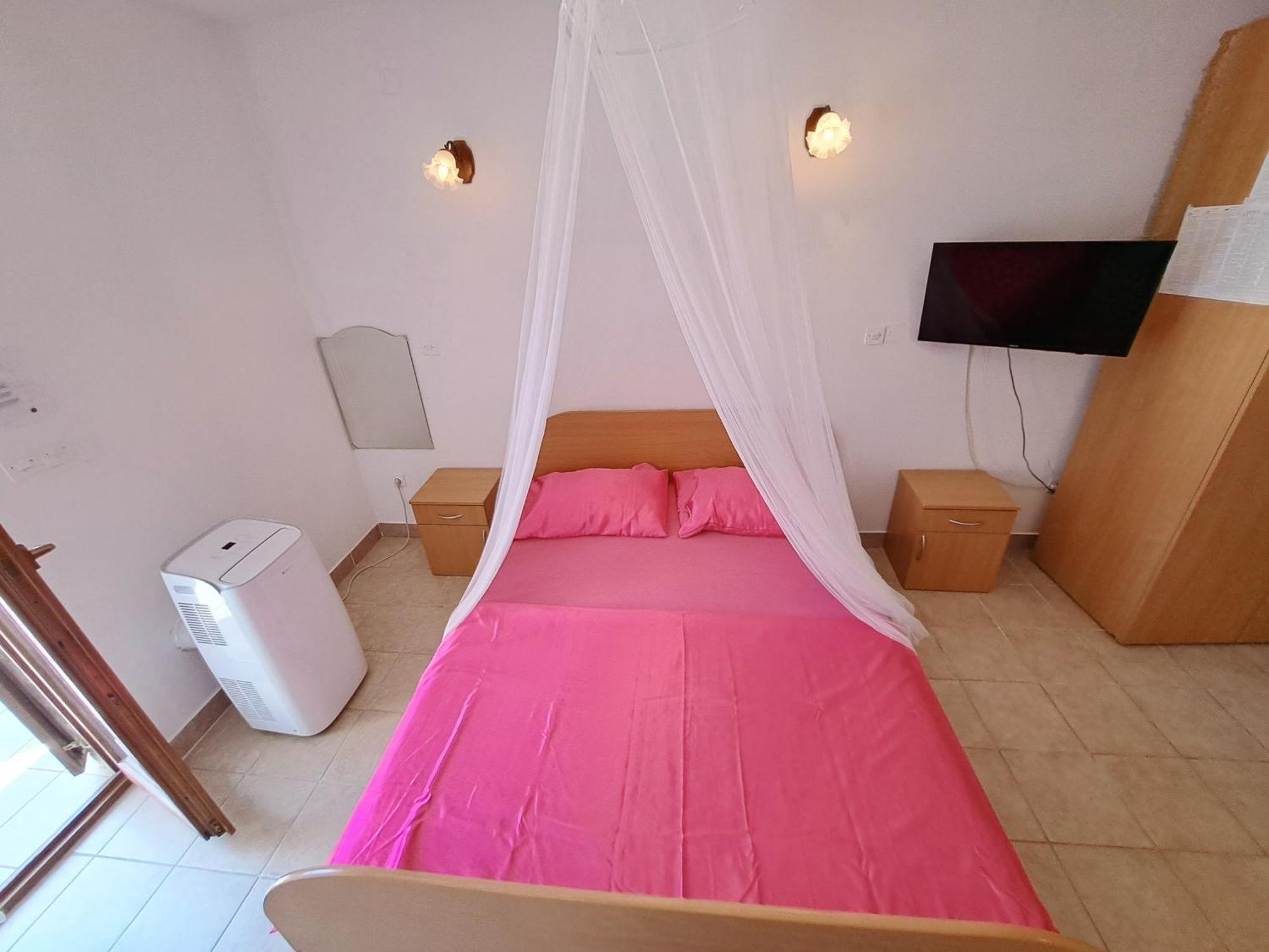 Apartments 1000 Flowers Stari Grad  Δωμάτιο φωτογραφία