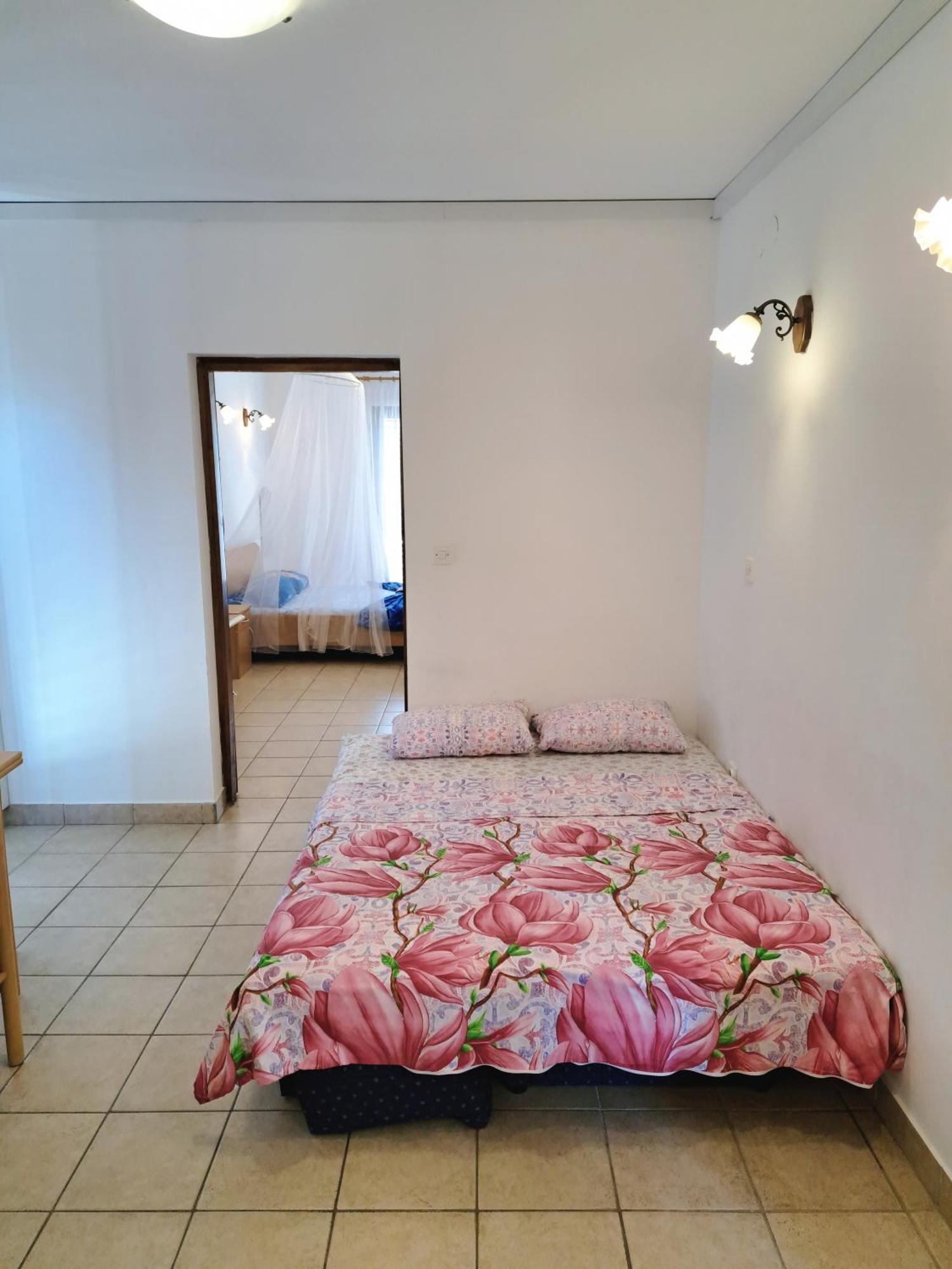 Apartments 1000 Flowers Stari Grad  Δωμάτιο φωτογραφία