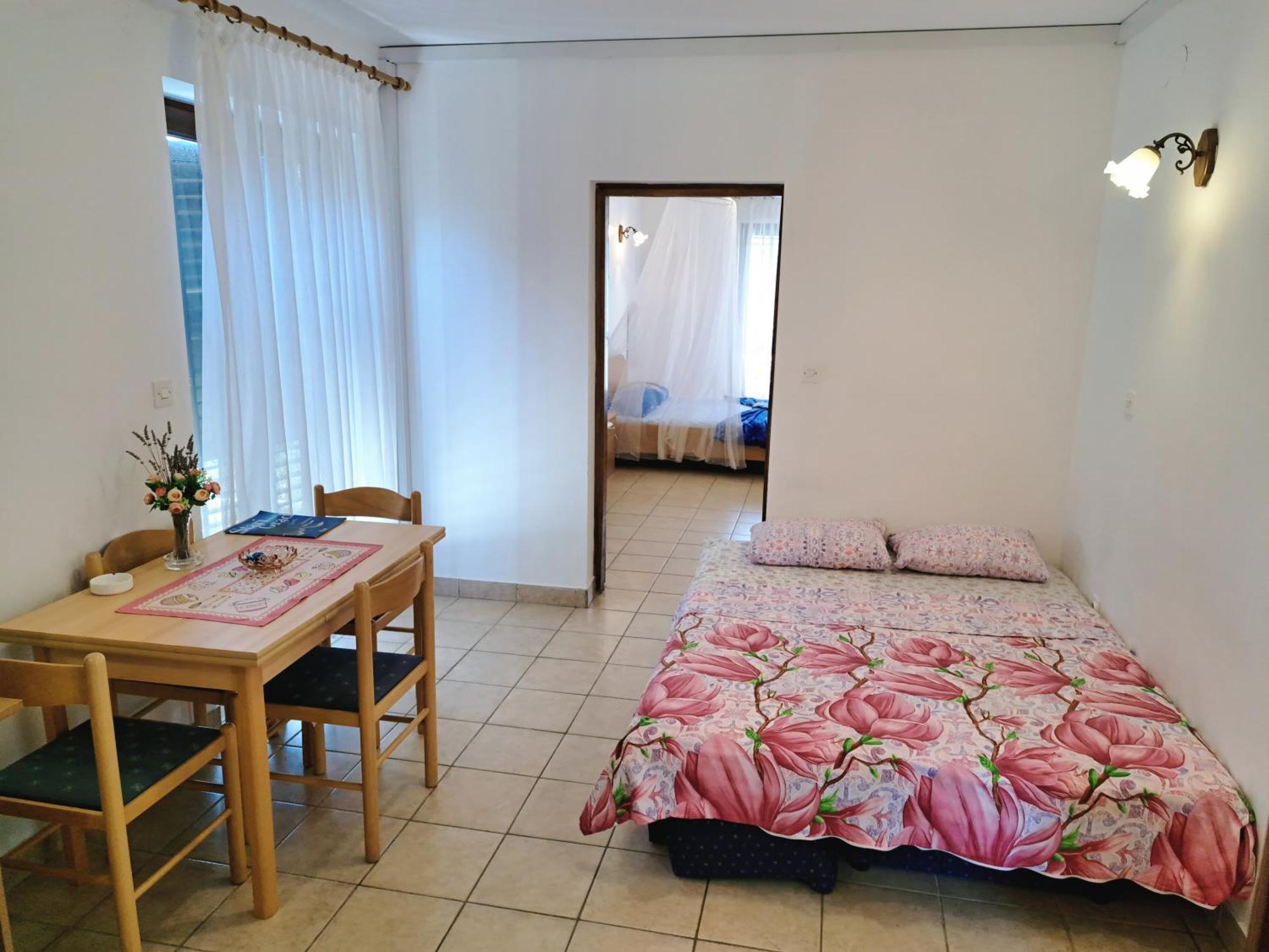Apartments 1000 Flowers Stari Grad  Δωμάτιο φωτογραφία