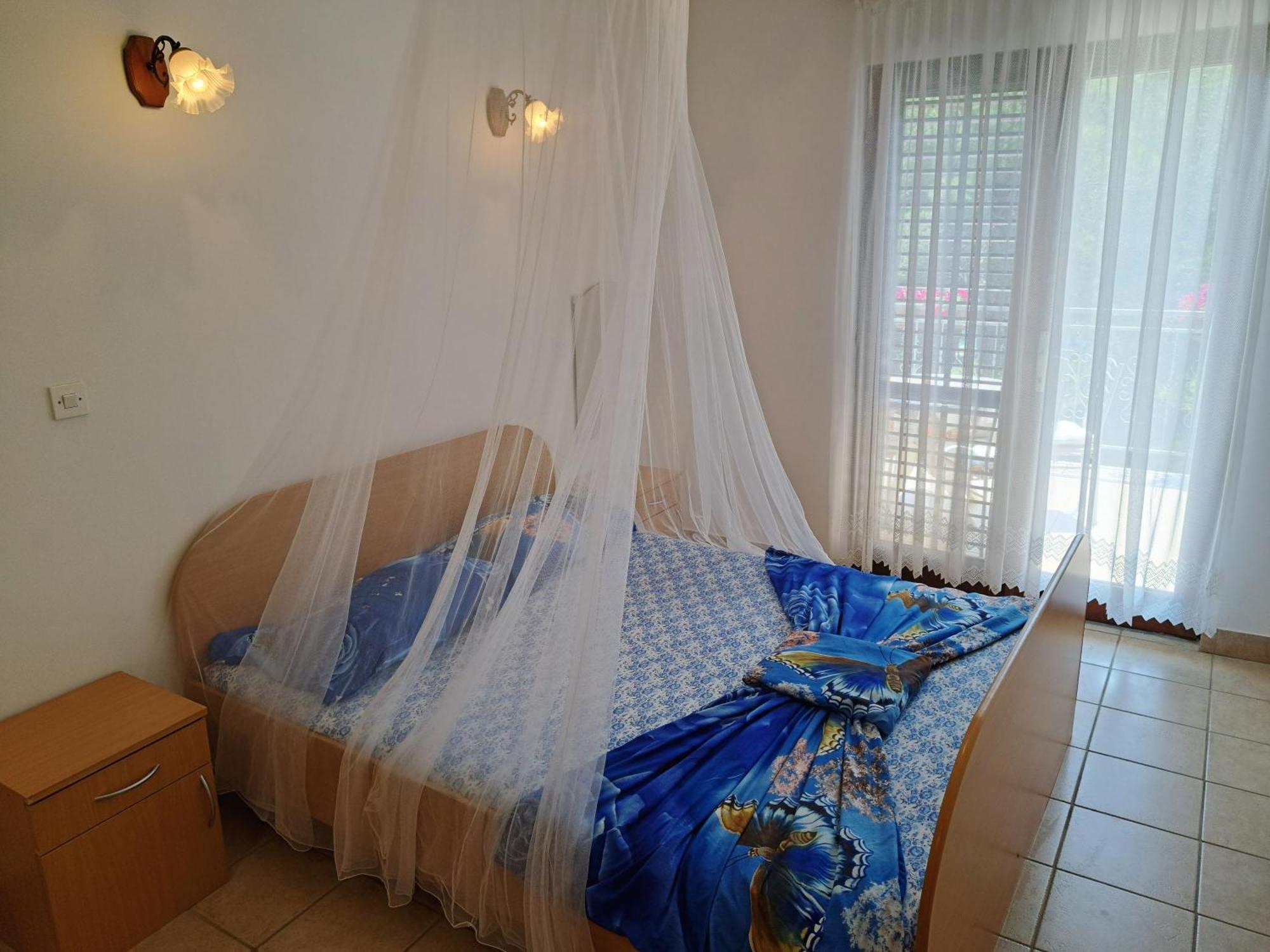 Apartments 1000 Flowers Stari Grad  Δωμάτιο φωτογραφία