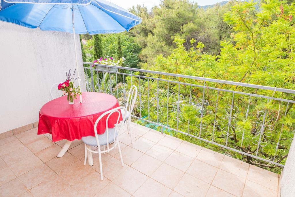 Apartments 1000 Flowers Stari Grad  Εξωτερικό φωτογραφία